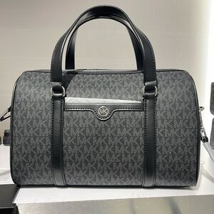 MICHAEL KORS JST TRAVEL MEDIUM DUFFLE SATCHEL SHOULDER CROSSBODY BAG MK BLACK